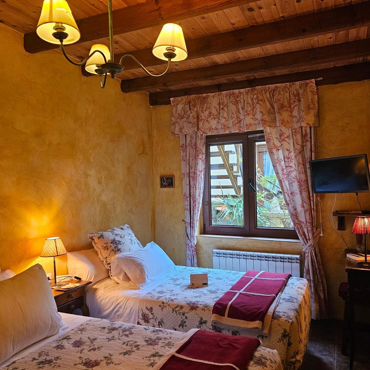 Beautiful Alamedas - Una Casa Rural Con Una Historia Unica Castronuno Eksteriør billede