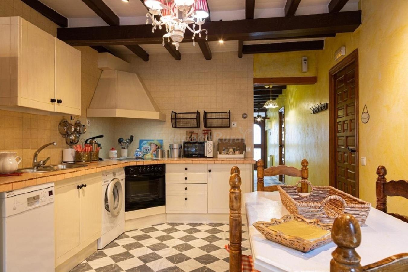 Beautiful Alamedas - Una Casa Rural Con Una Historia Unica Castronuno Eksteriør billede